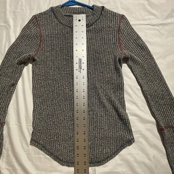 Free People Womens M Mountaineer Cuff Thermal Gray Red Lace-Up Sleeve Grunge EUC - Picture 6 of 8